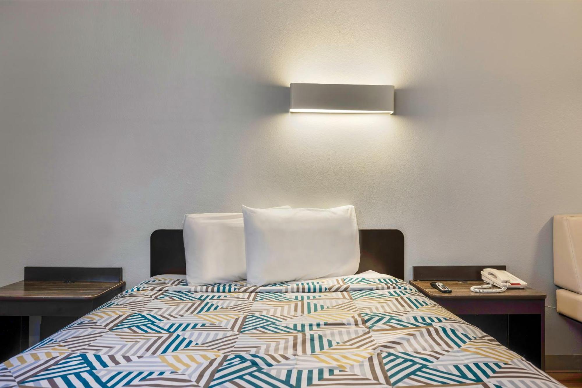 Motel 6 Texas City I-45 Екстериор снимка