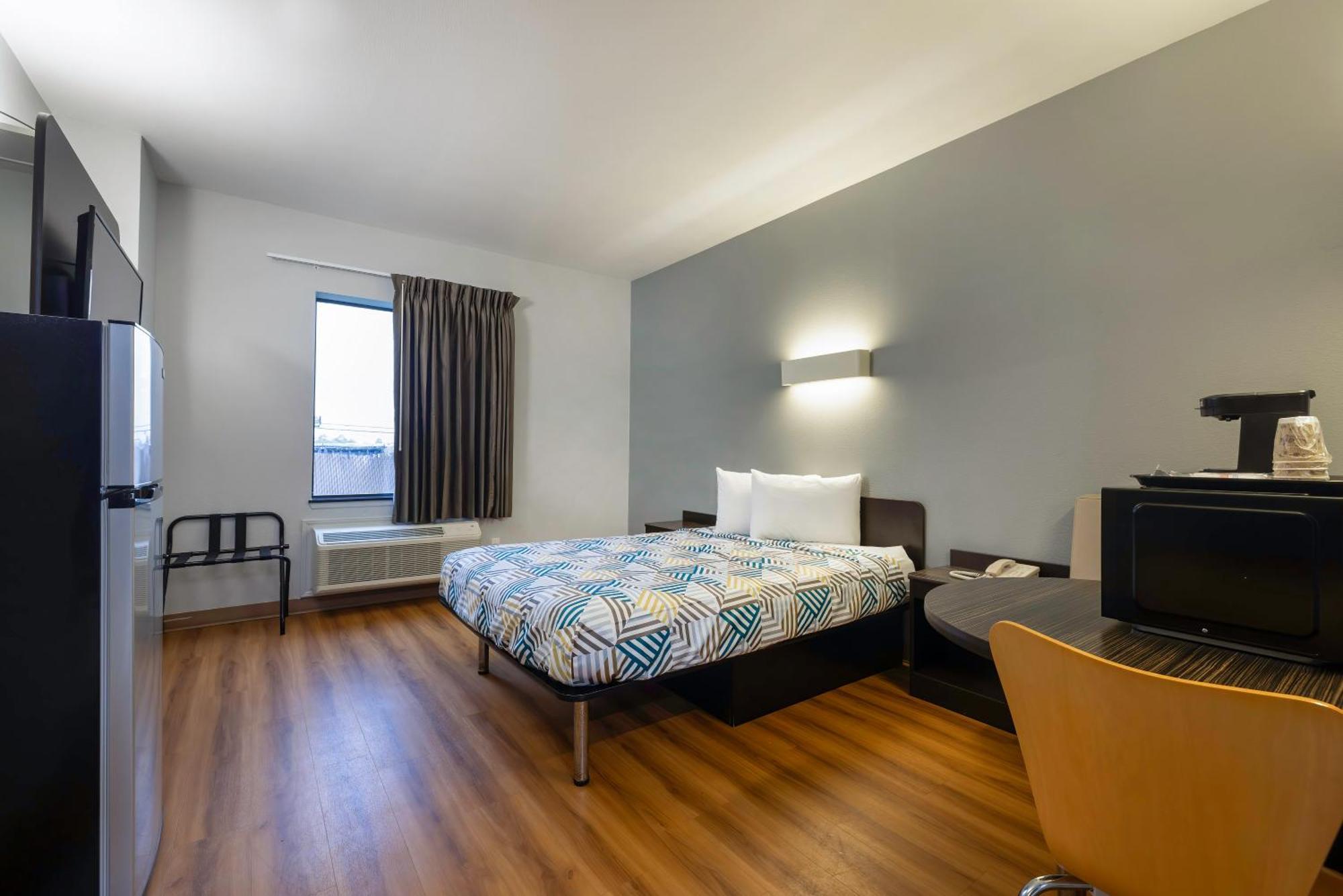 Motel 6 Texas City I-45 Екстериор снимка